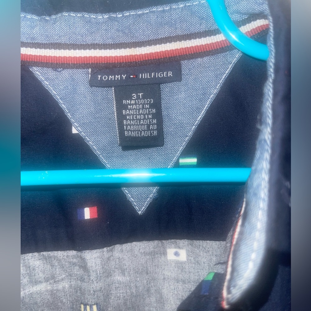 Tommy button down - Picture 3 of 3